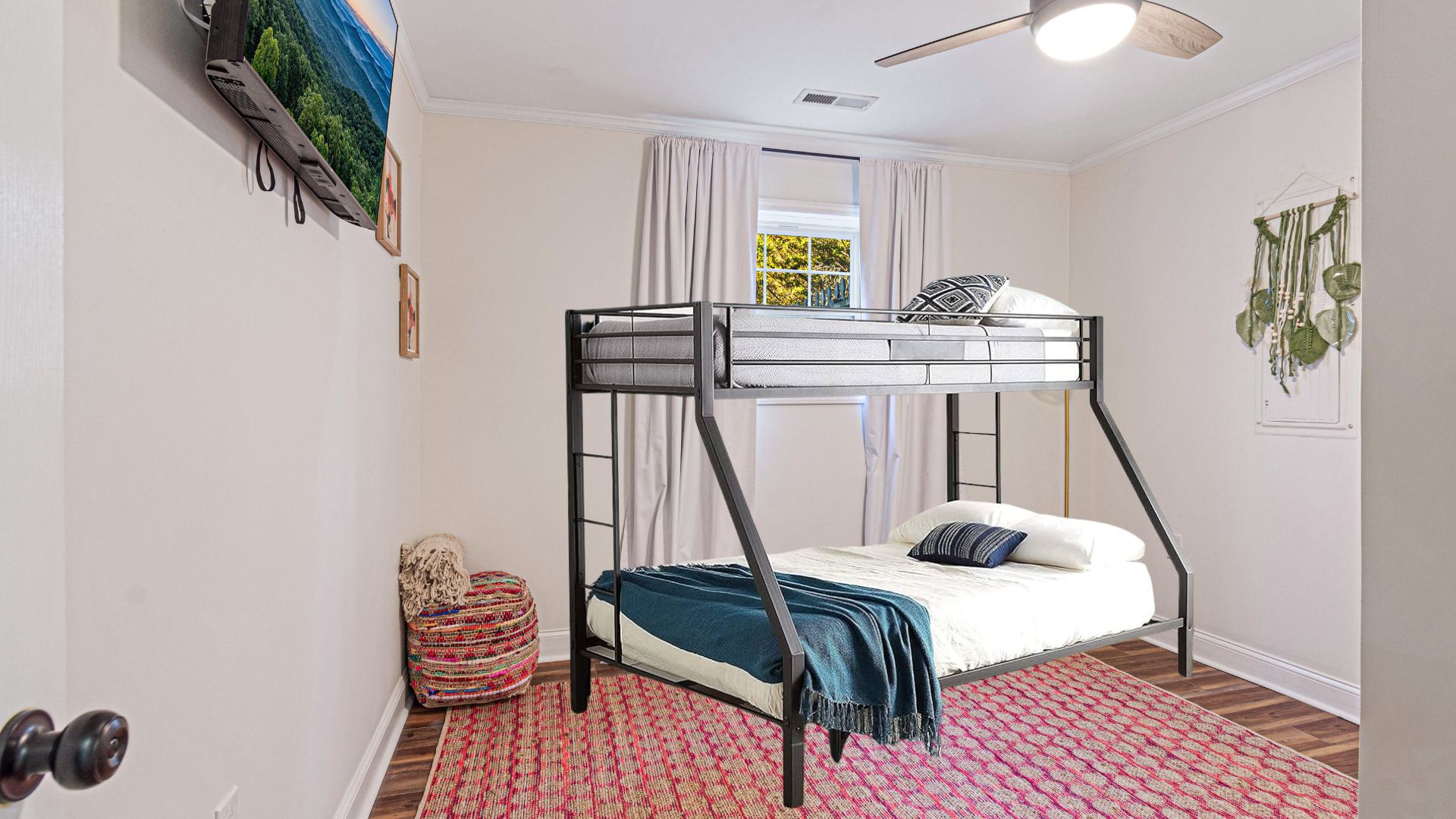 Bedroom 5 - 1 Queen bed, 1 Double bed